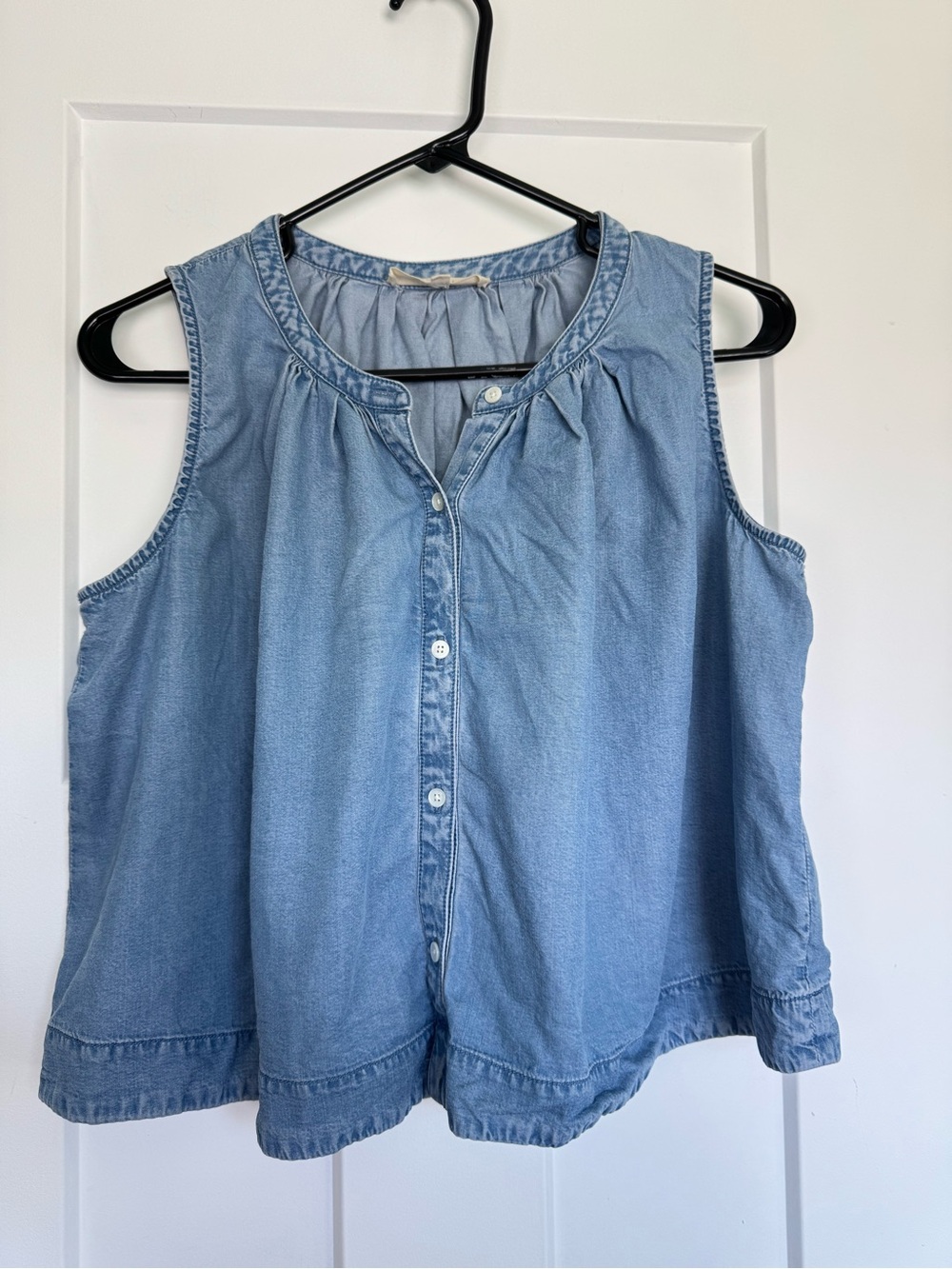 Madewell Light Blue Denim Sleeveless Button-Front Top Size Small